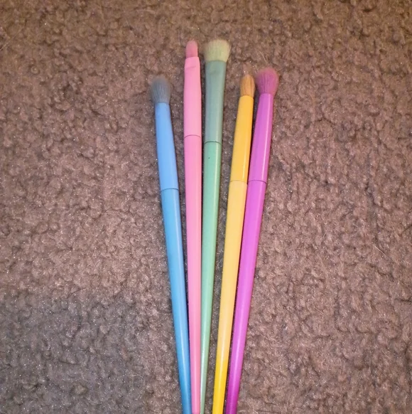 Makeup Brush Bundle - Picture 3 of 4